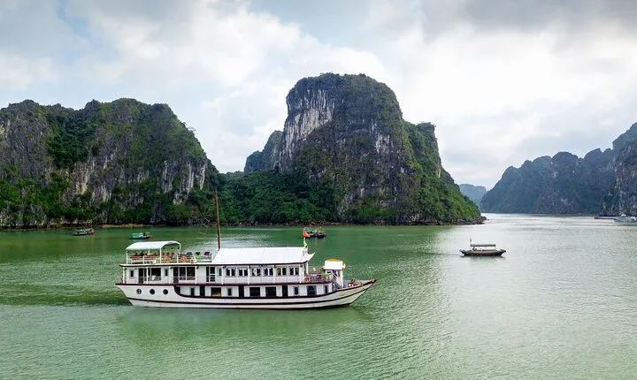 2 Days Cruise in Ha Long Bay, Heritage Discovery from Hanoi