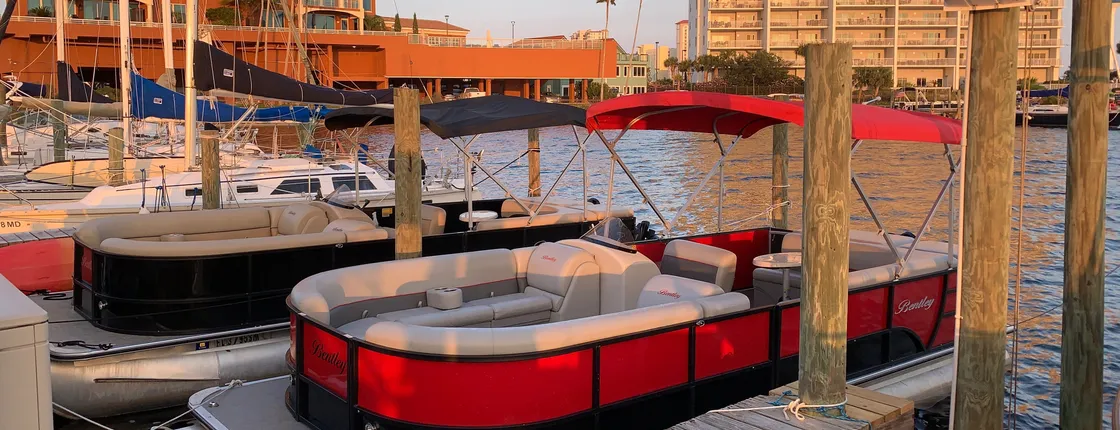 Pontoon-Tritoon boat rental around Pensacola Beach