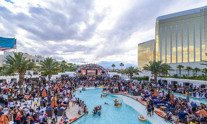 Private Party Bus Dayclub Crawl