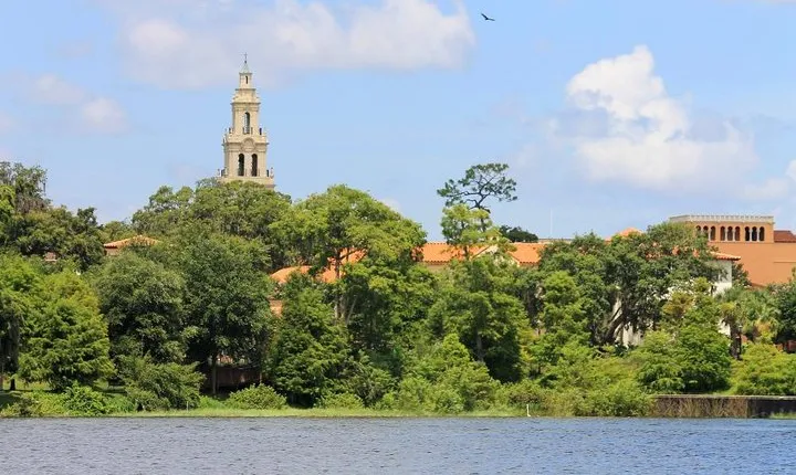 SelfGuided Scavenger Hunt:Feel the Adventure Breeze at WinterPark