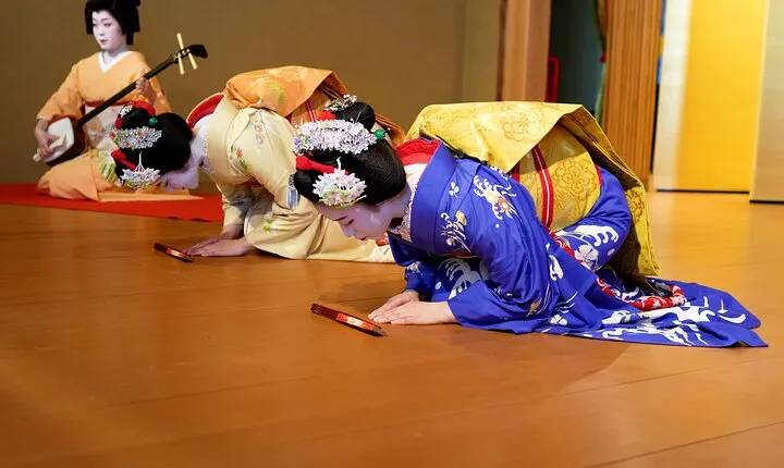  Maiko Dance Performance and Kaiseki Cuisine