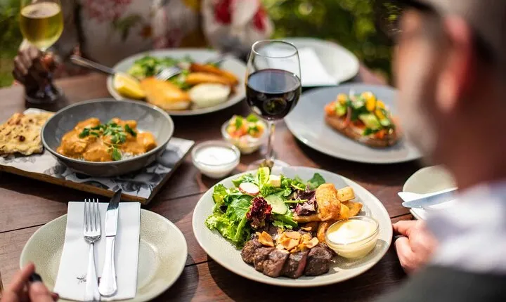 Culinary explorations: Flavors on a 3-Hour Food and Drink Tour.