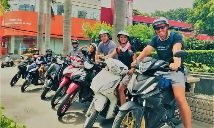 Ho Chi Minh City Sightseeing, nightlife Saigon, Local Markets