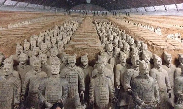 Private Chengdu Bullet Train Trip to Xi'an: Terracotta Warriors and City Wall