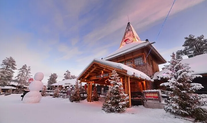 Arctic Circle Trip: Santa Claus' Village & Reindeer Experience