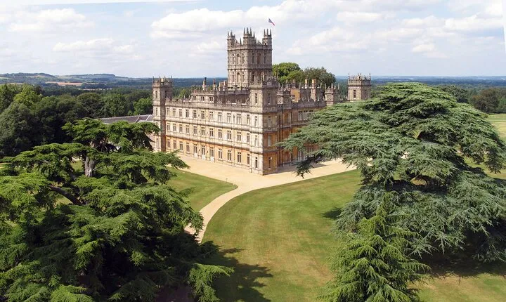 Downton Abbey and Oxford Tour from London Including Highclere Castle