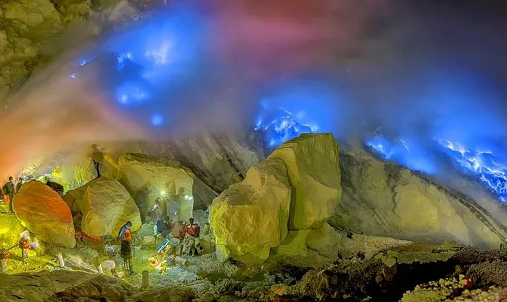 Overnight Mount Ijen Blue Fire Trek Tour From Bali (Private-All Inclusive)