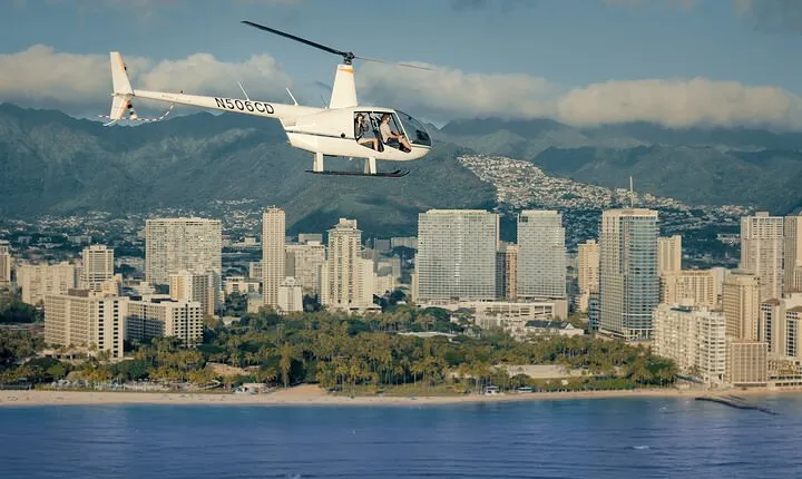 18 Minutes SHARED Helicopter Tour in Honolulu