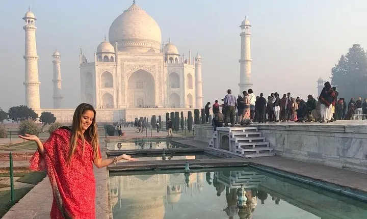 Private Guided Taj Mahal Tour with Skip The Line Entry Ticket