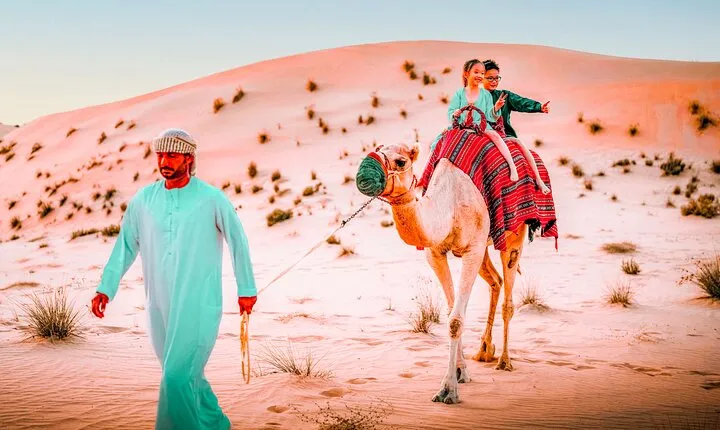 Abu Dhabi: Morning Dune Drive, Camel Ride & Sandboarding