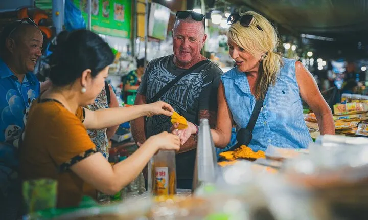 Experience Vietnamese Cooking Class and Local Market In Da Nang