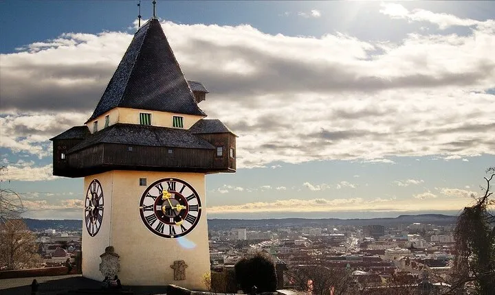 Fun & mobile scavenger hunt through Graz