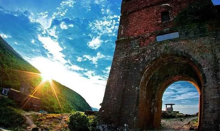 Hue, Da Nang, Hoi An sightseeing guided tour 2 days or vice versa