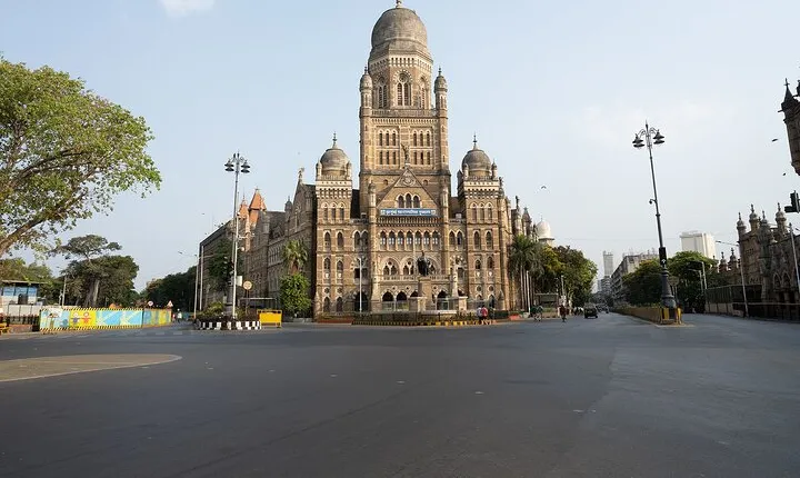 South Mumbai with Elephanta Caves Tour in Private Vehicle