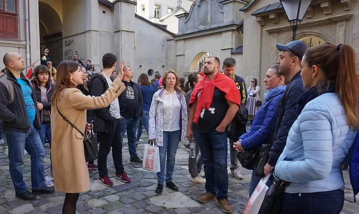 Secrets of Lviv courtyards and street art