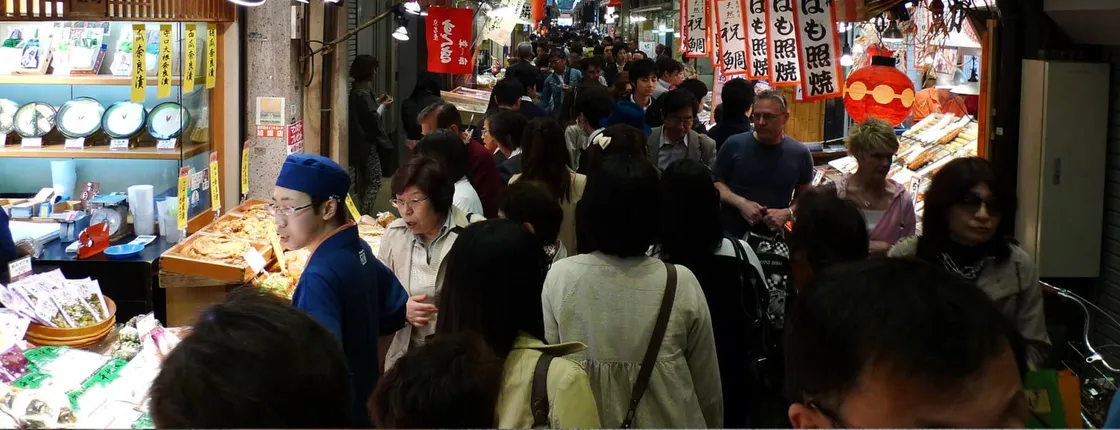 Food tour in Kyoto Nishiki Market