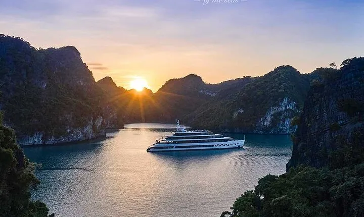 ALL In Inclusive: Halong Bay Overnight Luxury Cruise Collection