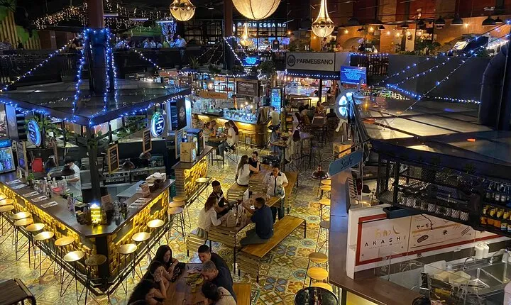 Private and Night Tour of the City of Medellin