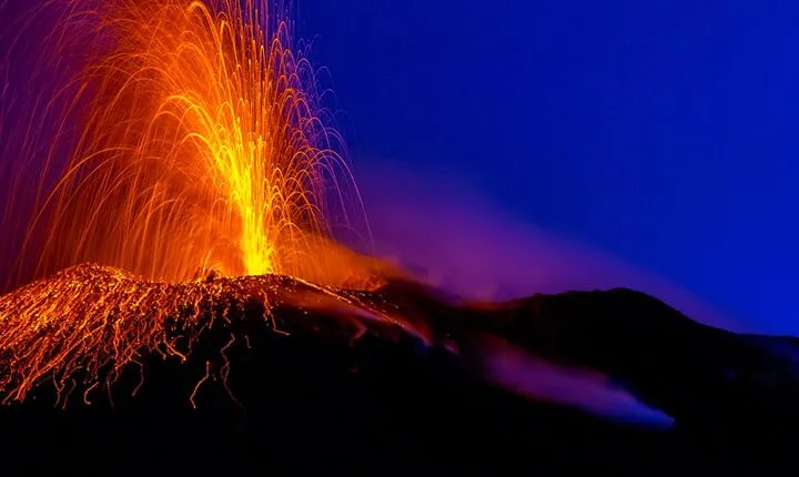 12-Hour Mini-Cruise to Panarea & Stromboli by Night
