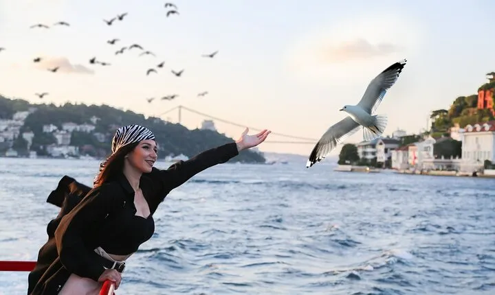 2 Hours Bosphorus Cruise Boat Tour in Istanbul
