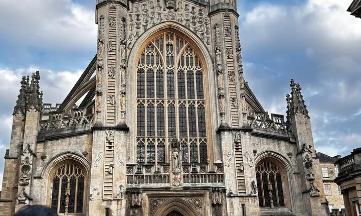 Round Trip: Windsor, Bath & Stonehenge - Royal History Beckons