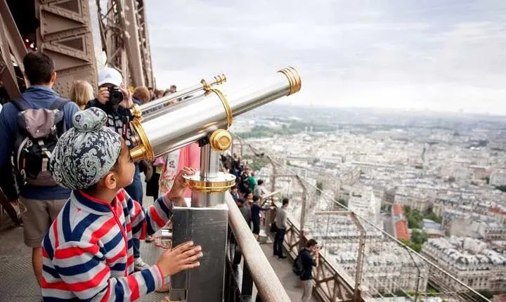 Top Floor Eiffel Tower Tour with a Guide