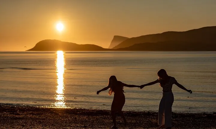 Tromsø & Sommarøy - Private coastal tour with a local