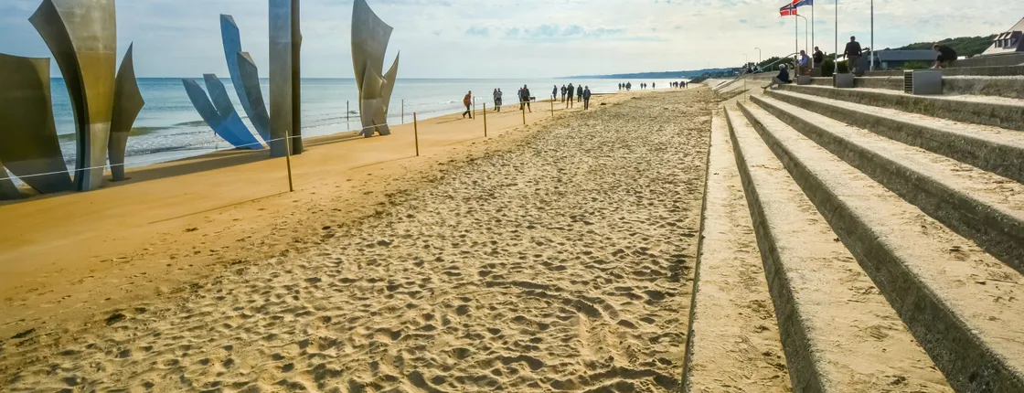 Guided Tour of Caen Memorial and D-Day Beaches from Paris