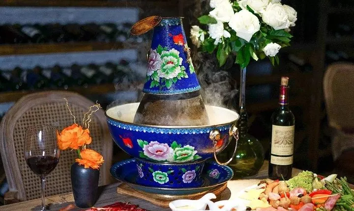 Private Night Walking Tour of Beijing CBD Area and Ritan Park with Hot Pot Dinner