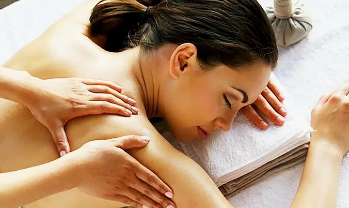 Therapeutic Massage, Sauna and Jacuzzi with Transfer - Hurghada