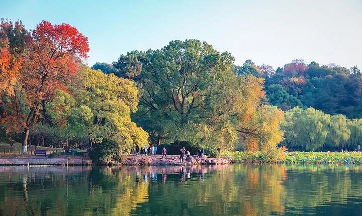 Hangzhou Highlights Muslim Day Trip: West Lake, Phoenix Mosque & Qinghefang