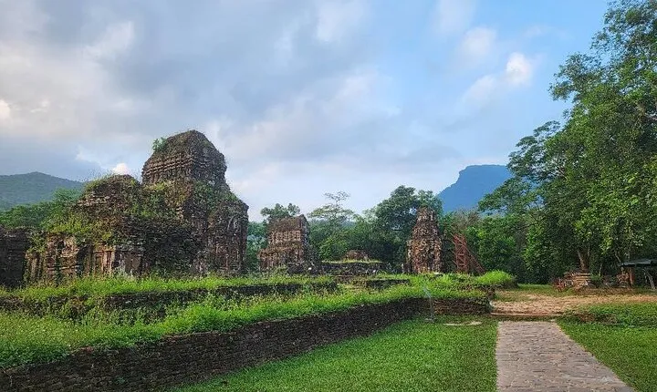 My Son Sanctuary Private Tour & Rice paper Making from Da Nang
