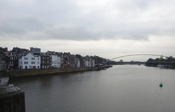 Maastricht self-guided walking tour & scavenger hunt