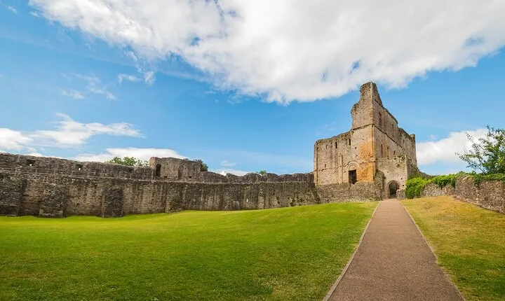 From Cardiff: 3 Amazing Castles, Tintern Abbey & Roman Caerleon