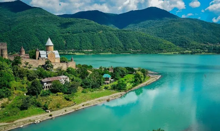 Day Tour Tbilisi – Ananuri – Kazbegi – Tbilisi