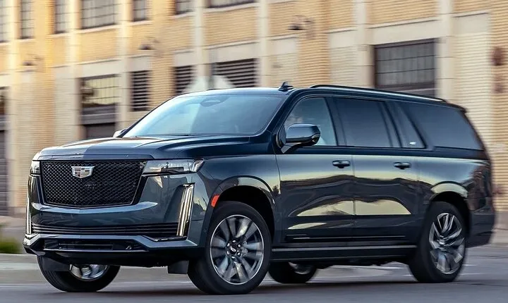 Departure Transfer: New York to Newark Airport EWR by Luxury SUV