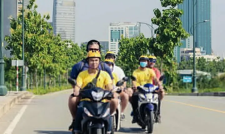 Saigon Morning Tour on Scooter Including Street Food