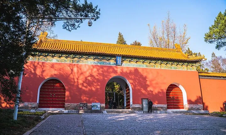 Private Nanjing Historical tour with Fuzimiao food sancks street