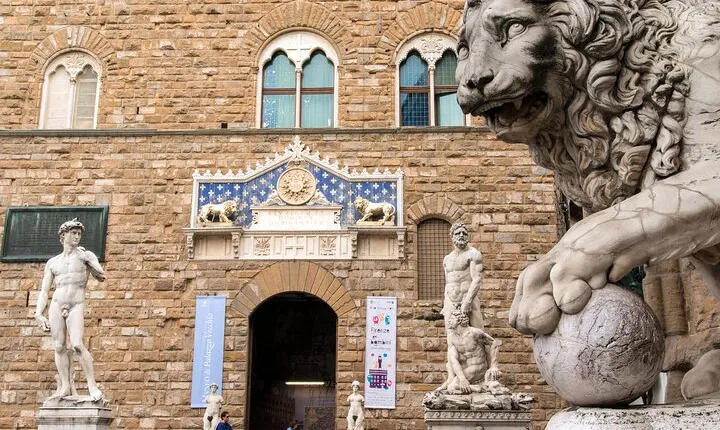 Grand Florence: Private City Tour with Uffizi, David & Lunch
