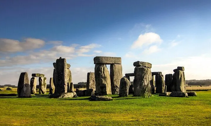 Private tour to Stonehenge and Windsor Castle from London