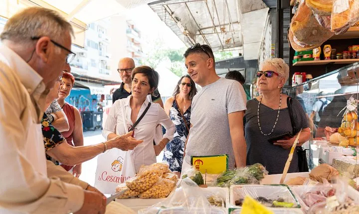 Small Group Market tour and Cooking class in Pavia