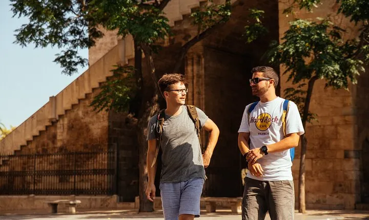 Highlights & Hidden Gems With Locals: Best of Alicante Private Tour