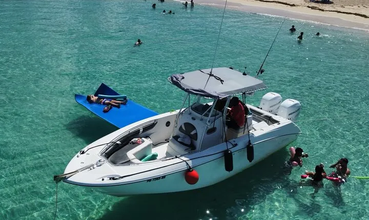 All-Inclusive Full-Day Private Boat Tour with Lunch & Drinks