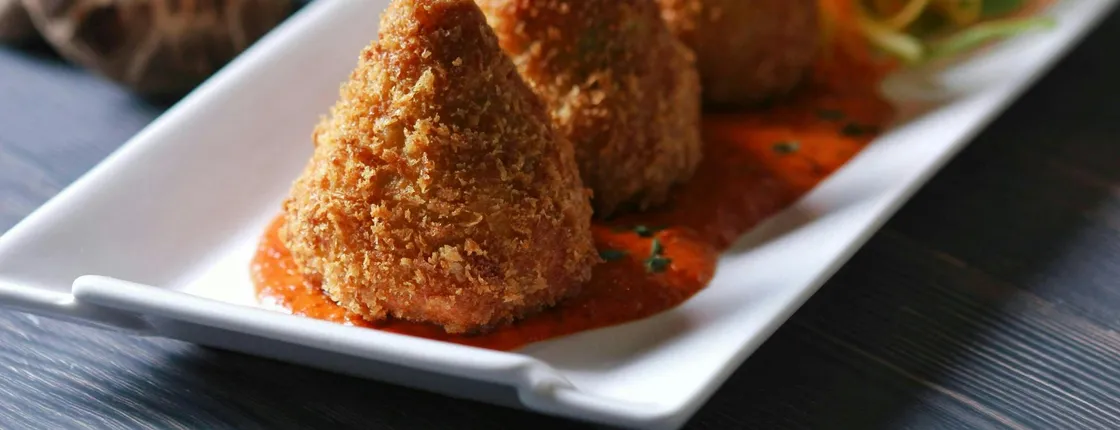 Wine and arancini tasting experience in Piazza Armerina