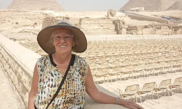 Full-Day Guided Private Tour to Pyramids of Giza Dahshur Sakkara and Memphis
