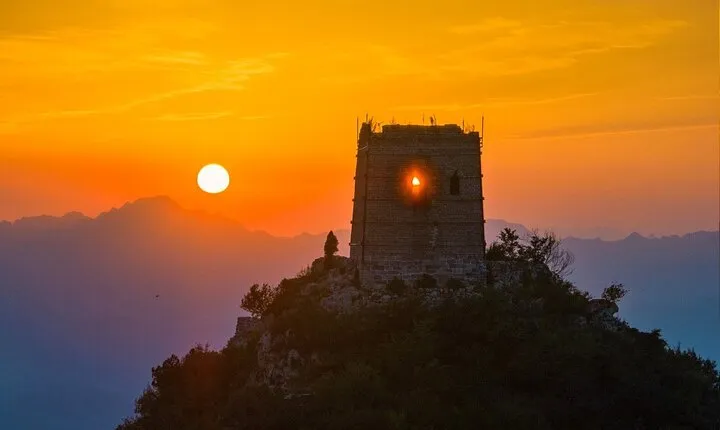 Private Sunset&Night Tour: Simatai Great Wall & Gubei Water Town