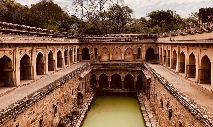Private Walking Tour: South Delhi Heritage including Qutub Minar and Mehrauli Archaeological Park