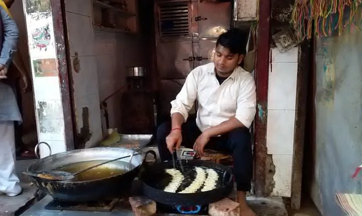 Haridwar Food Tour: Explore Famous Street Eats & Sweets