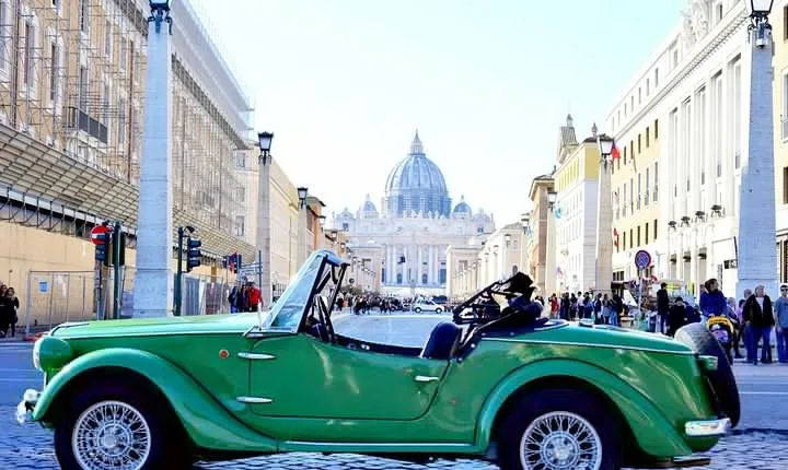 Rome Panoramic Tour by Vintage Classic Cabriolet Car or Vintage Minibus