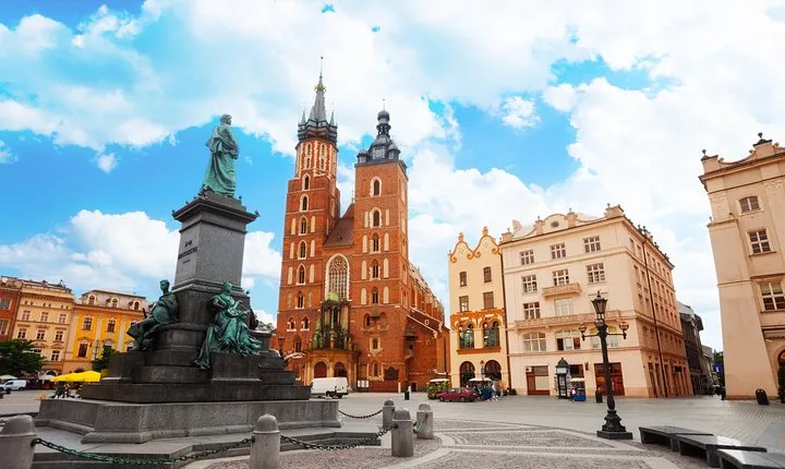 Krakow: Private City Tour by golf cart/buggy